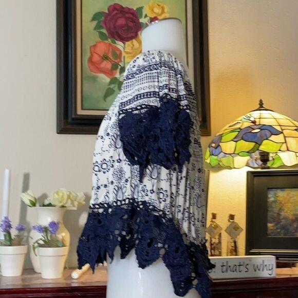 Love J floral Crop top - Picture 2 of 5